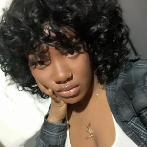 Meet your Posher, Nika